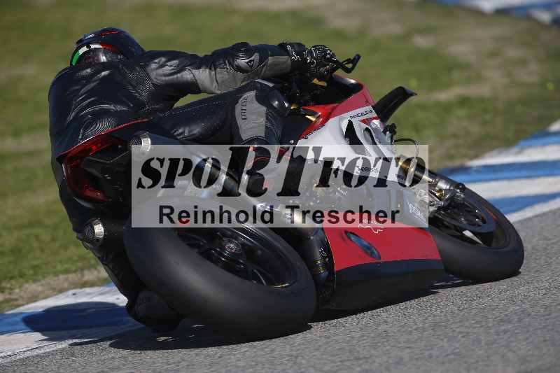 /Archiv-2024/02 29.01.-02.02.2024 Moto Center Thun Jerez/Gruppe schwarz-black/630